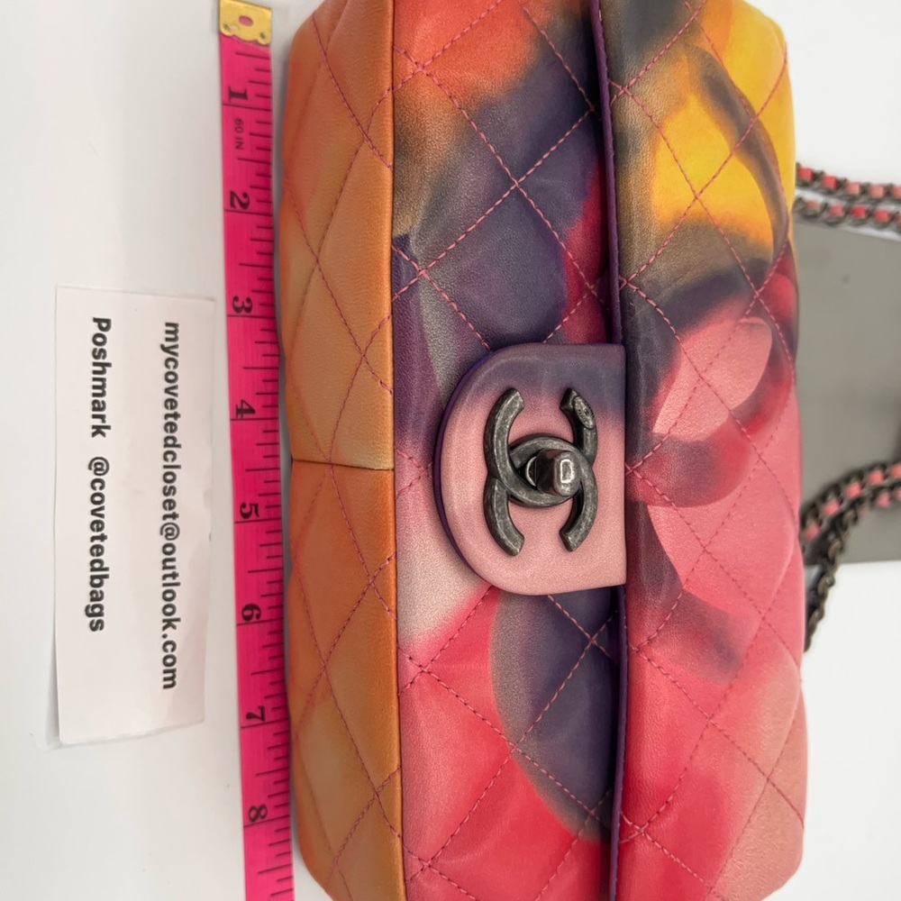 CHANEL Limited Edition Flower Power Flap Bag w/dust bag and Authentication Card - Picture 9 of 17